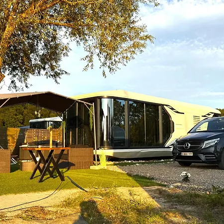 Marina Capsules - Private Jacuzzi & Access *